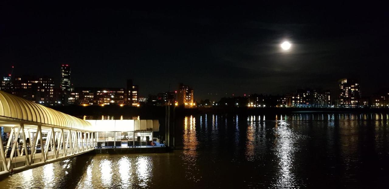 Stunning Massive Bedroom +Direct Thames River View لندن المظهر الخارجي الصورة